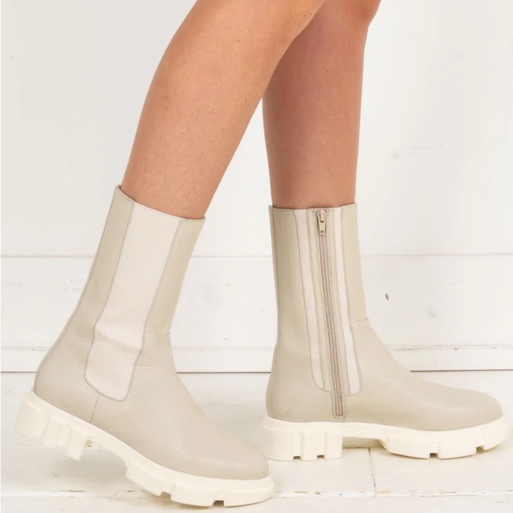 Free People BROOKS LUG SOLE CHELSEA BOOT - CHALK